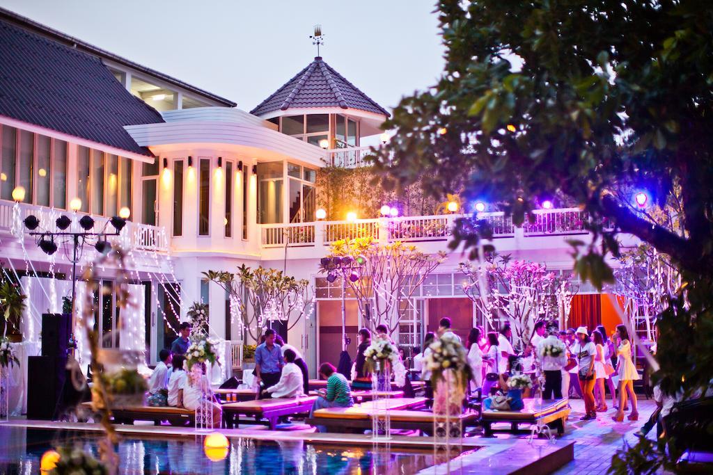 Paradise Hotel Udonthani Exterior photo